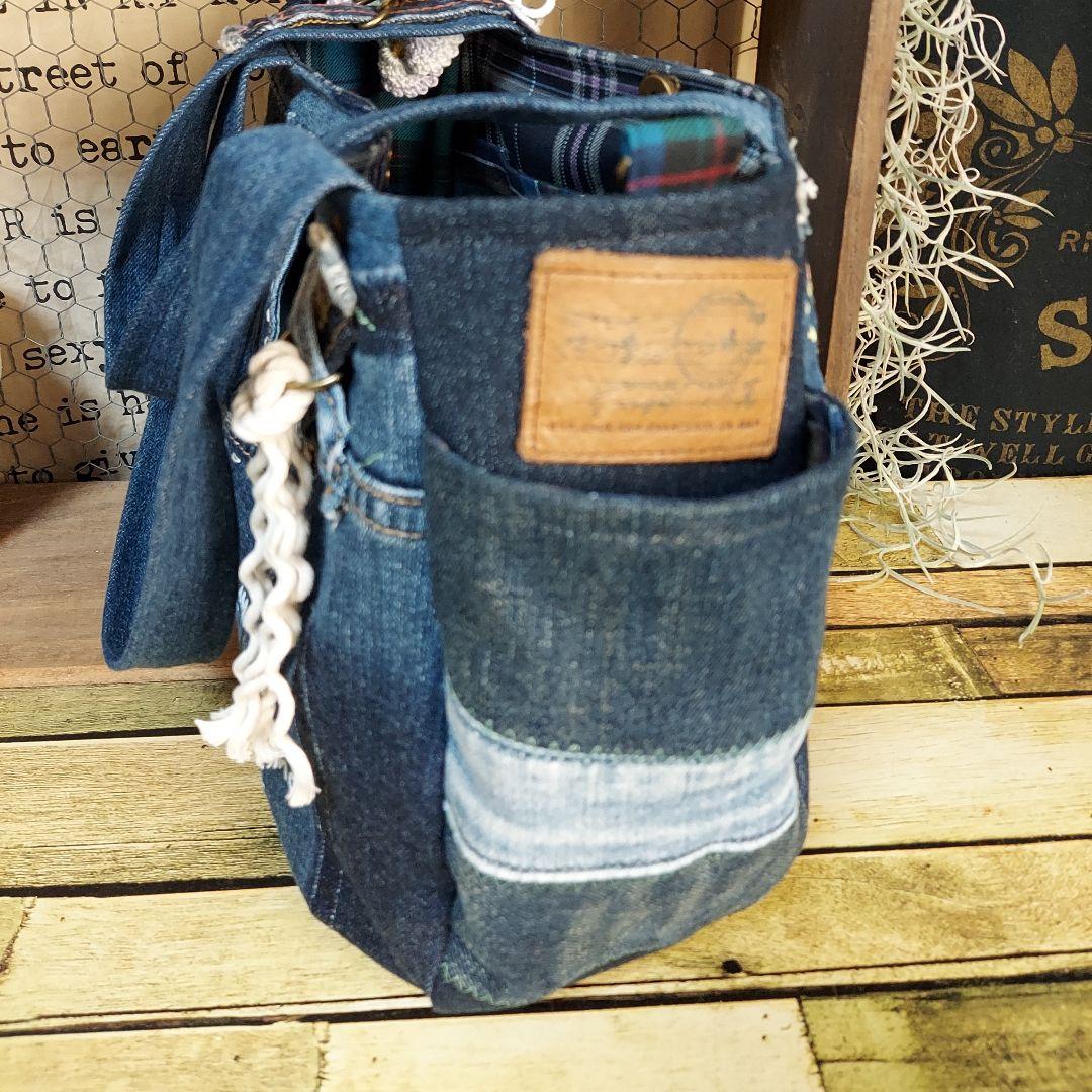 刺繍デニムバック　 No.642　デニムリメイク　サイドポケット　刺繍バック