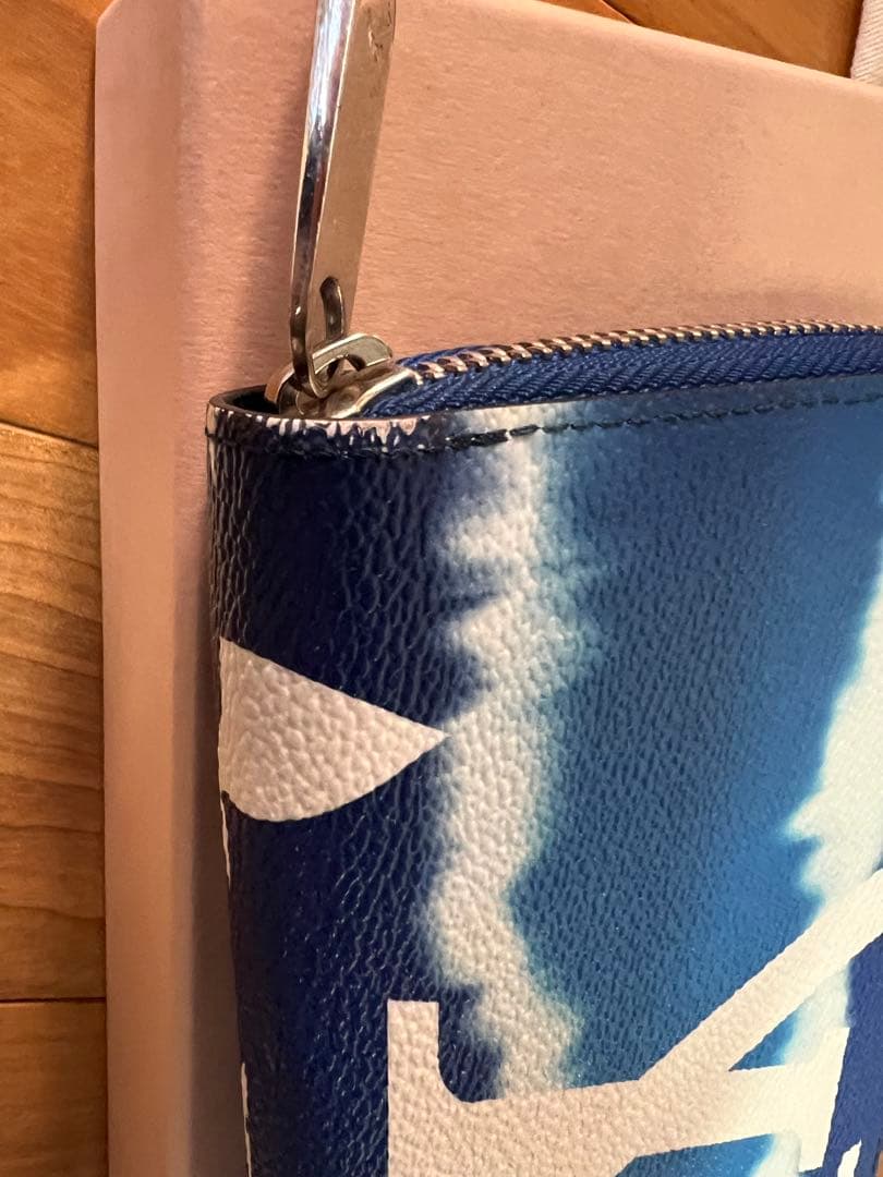 LVエスカル ジッピー ウォレット ブルー