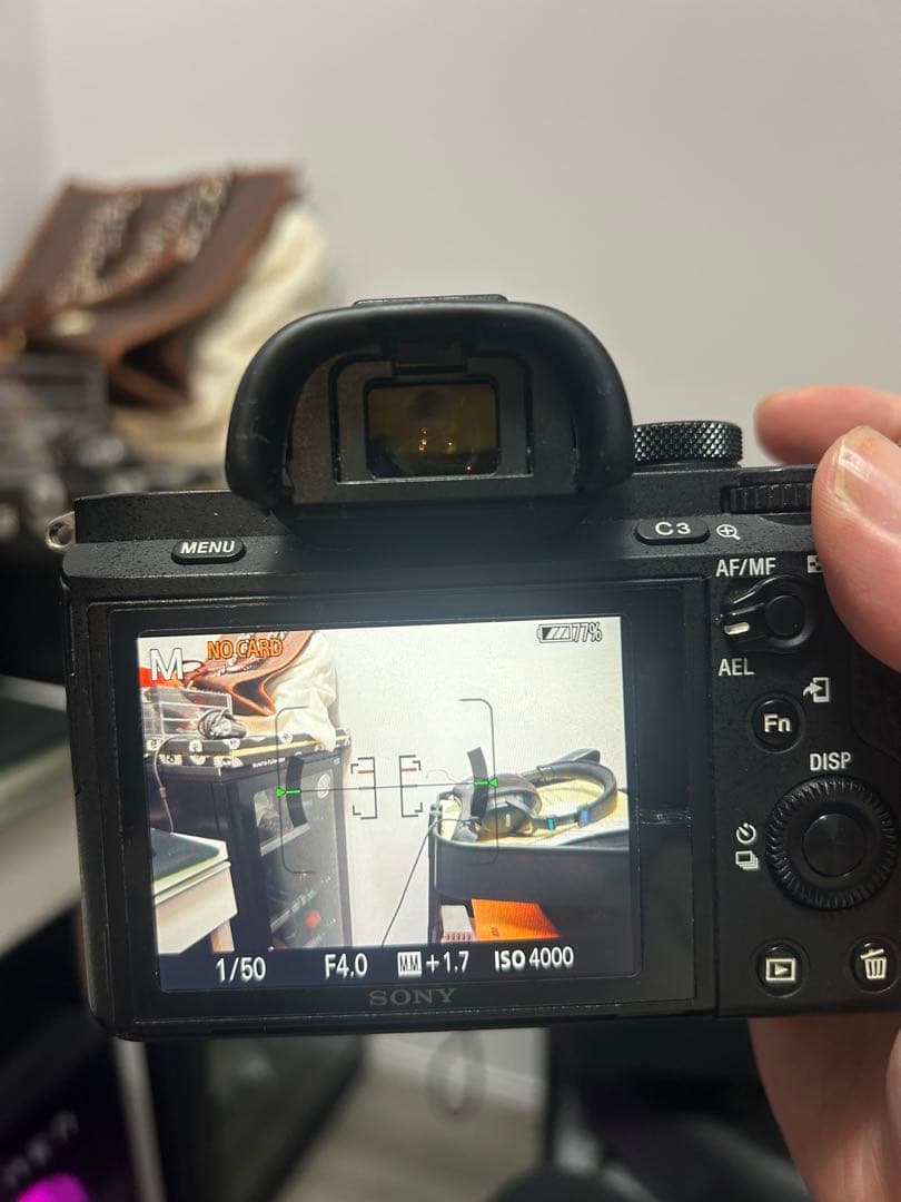 SONY α7 II ミラーレス一眼 + FE 24-70mmレンズ