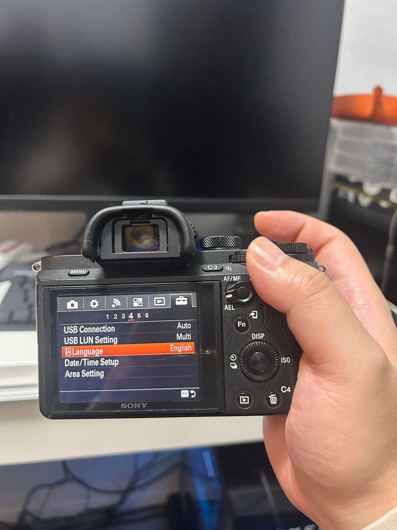 SONY α7 II ミラーレス一眼 + FE 24-70mmレンズ