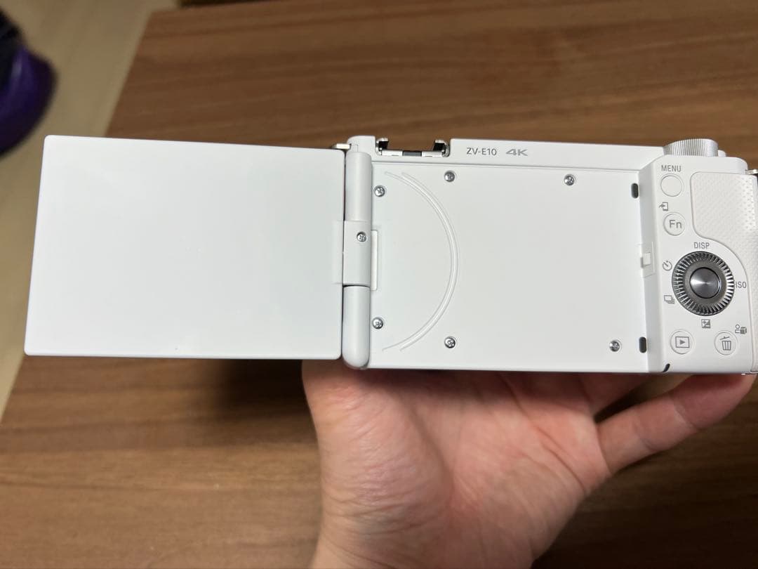 【美品】SONY ZV-E10 ホワイト ミラーレスカメラ 本体 三脚付き