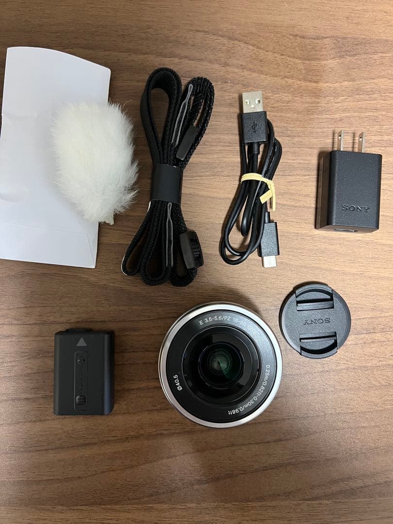 【美品】SONY ZV-E10 ホワイト ミラーレスカメラ 本体 三脚付き