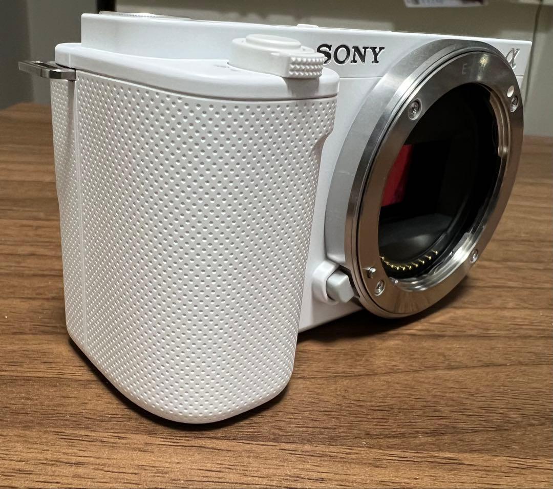 【美品】SONY ZV-E10 ホワイト ミラーレスカメラ 本体 三脚付き