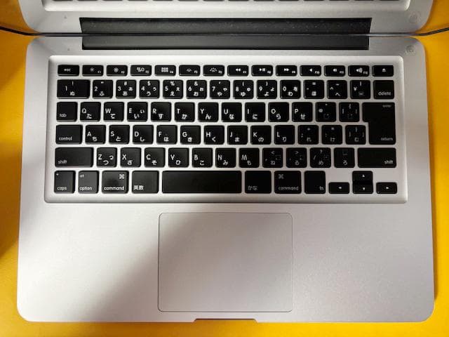 MacBook Pro 13インチ　　2010 シルバー　アダプター付き