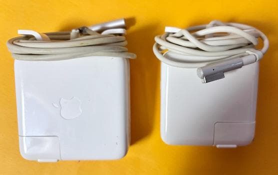 MacBook Pro 13インチ　　2010 シルバー　アダプター付き