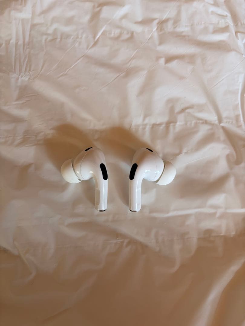 【美品】AirPods Pro2 本体 充電ケース付き