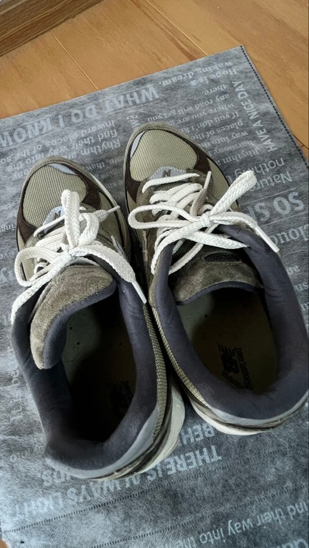 New Balance M2002RHN オリーブ