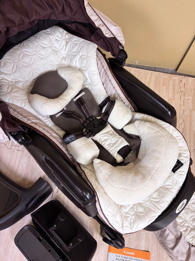 除菌洗浄済　☆美品☆　コンビ　ネムリラ　オートスウィング　プレミアム　完品