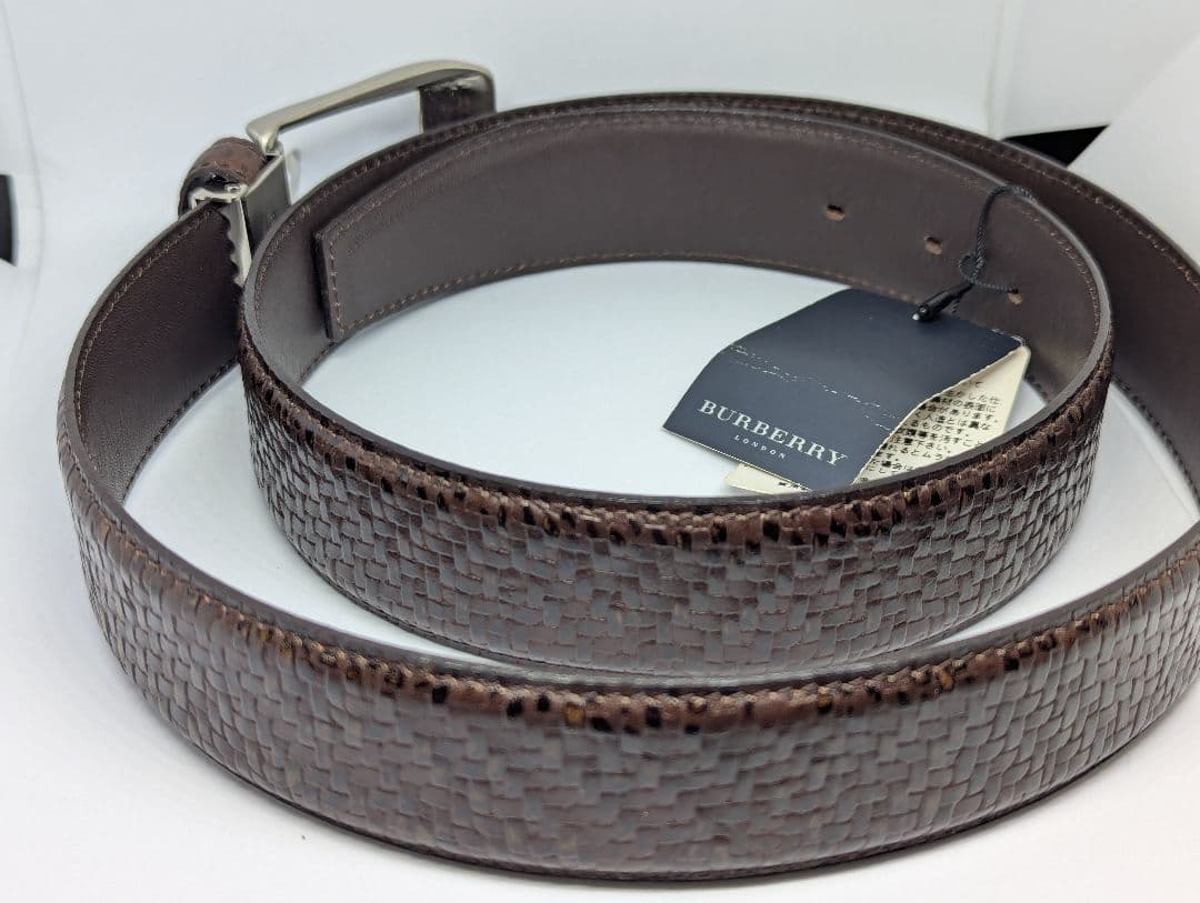 BURBERRY　未使用　ベルト　メンズ　ブラウン　編み込み風　クリスマス