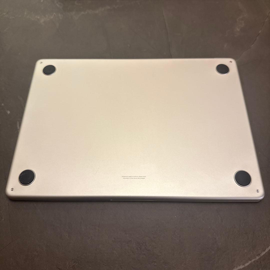 【美品】MacBook M4 13インチ 16GB 256GB スターライト