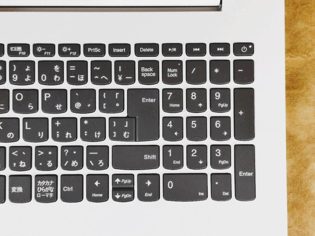 【美品】Lenovo IdeaPad 330 Core i5、メモリ20GB！