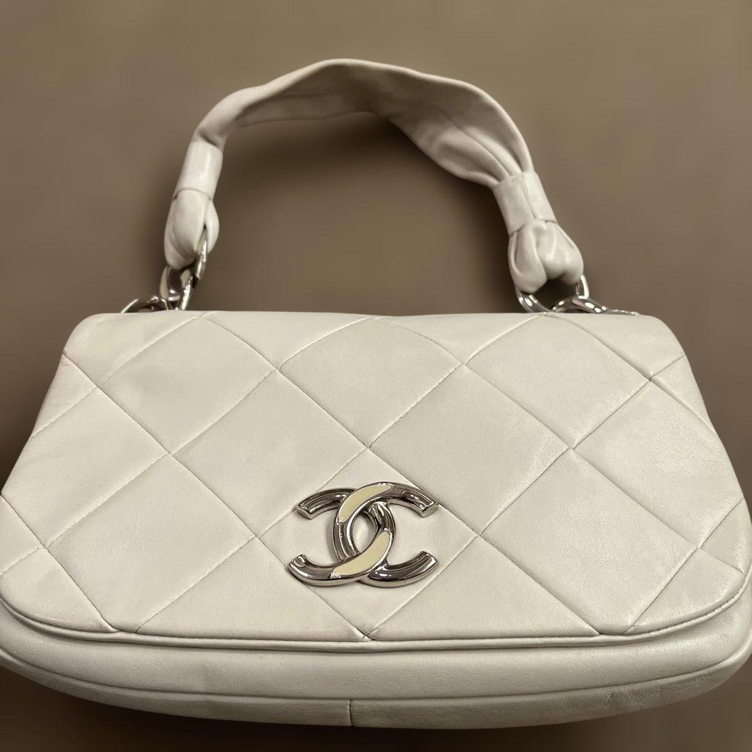CHANELアイボリーバッグ
