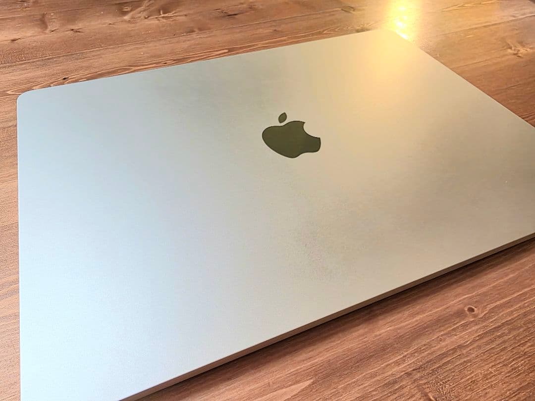 MacBookAir　M2　シルバー　16G/512G