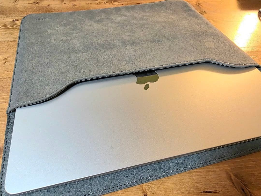 MacBookAir　M2　シルバー　16G/512G