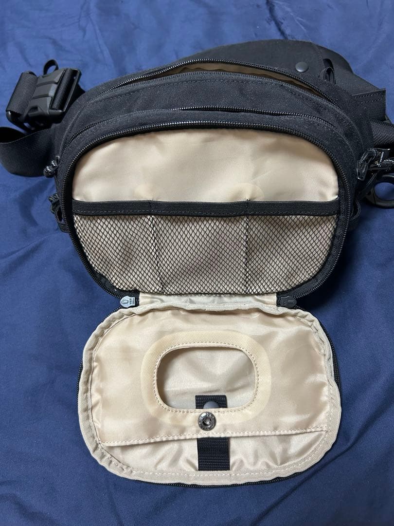 最新版！！【Hugoo】 ヒップシート　ブラック×ベージュ