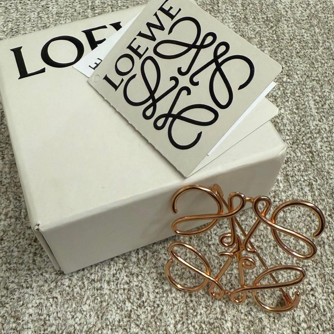 【値下げしました】　ロエベ　アナグラムブローチ　ローズゴールド　正規品 美品