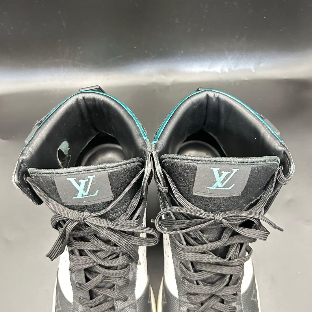 ルイヴィトン リヴォリライン スニーカー モノグラム メンズ レザー 白