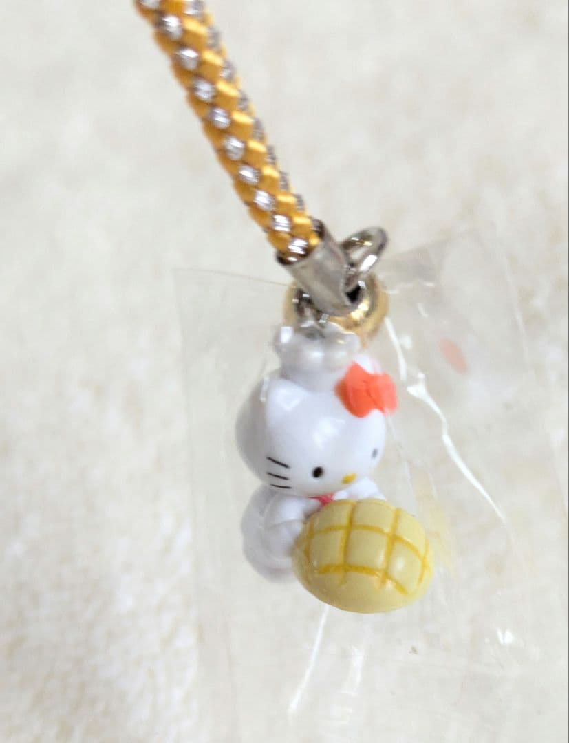 【ハローキティ】！激レア！メロンパン　パン屋　ご当地キティ　ストラップ　根付け