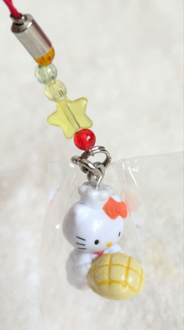 【ハローキティ】！激レア！メロンパン　パン屋　ご当地キティ　ストラップ　根付け