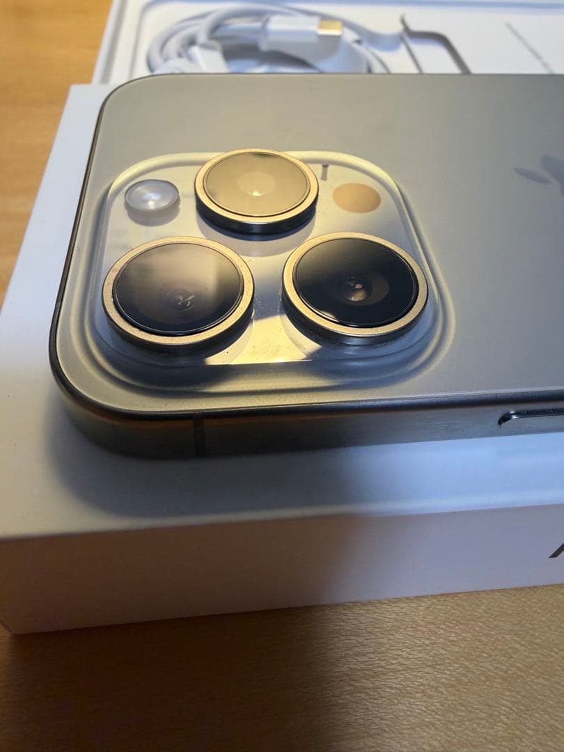 Apple iPhone 15 Pro シルバー 本体 256gb