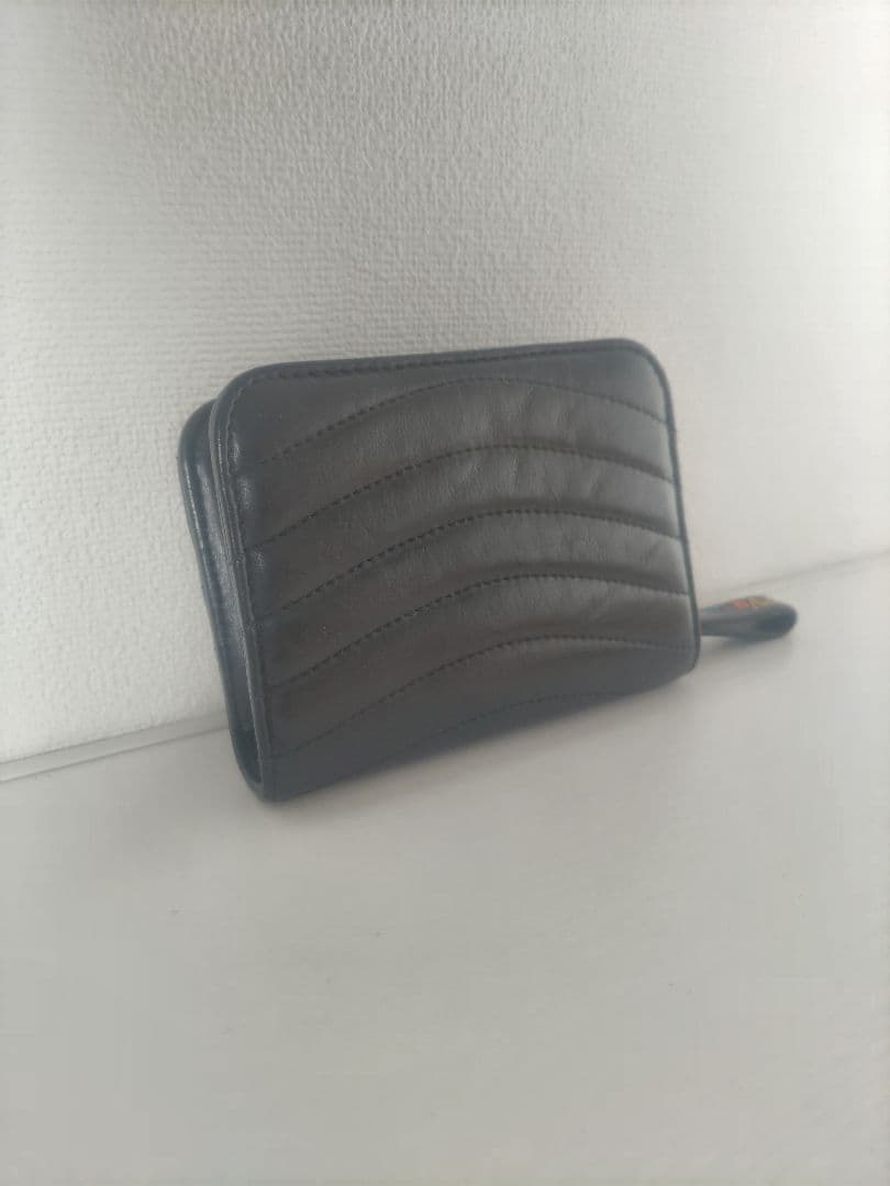 し*こ様 ルイヴィトン ニューウェーブ ジプト ファスナー 折り財布 ブラック