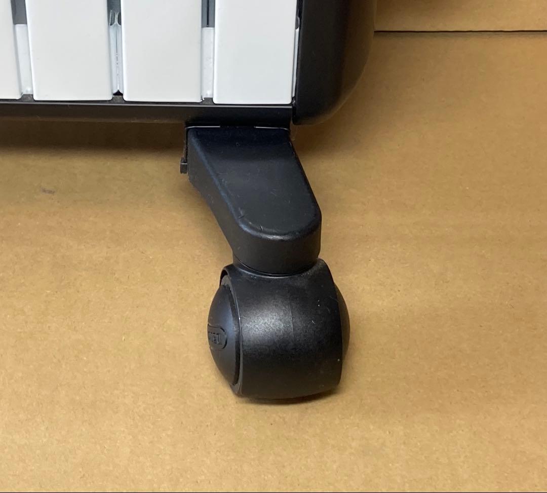 DeLonghi デロンギ オイルヒーター 8-10畳用MDHU12-BK