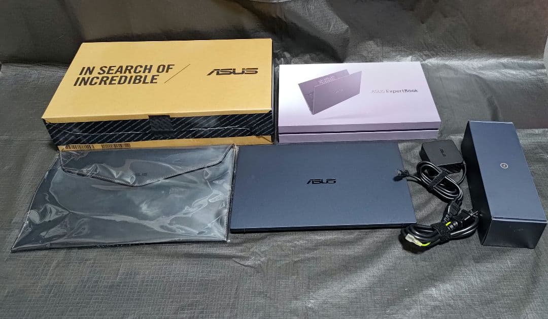 （ジャンク）ASUSノートパソコンExpertBook B9 SSDなし