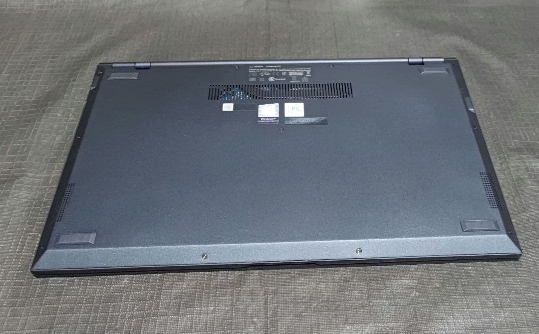 （ジャンク）ASUSノートパソコンExpertBook B9 SSDなし