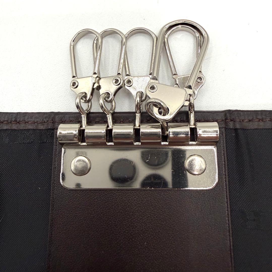 新品・未使用　BURBERRY チェック柄 5連キーケース　ロゴ入り　箱付き
