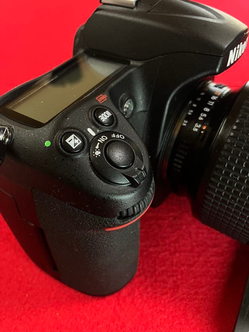 衝撃 決算大値下げ！新品同様！Ｄ300 驚きのＳ数301回　35-70mmズ-ム