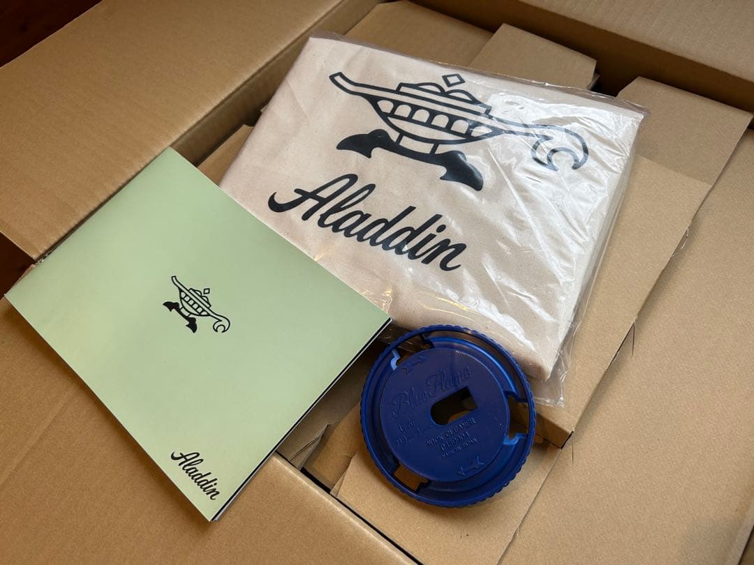 【美品】2024年製　アラジンストーブ　白