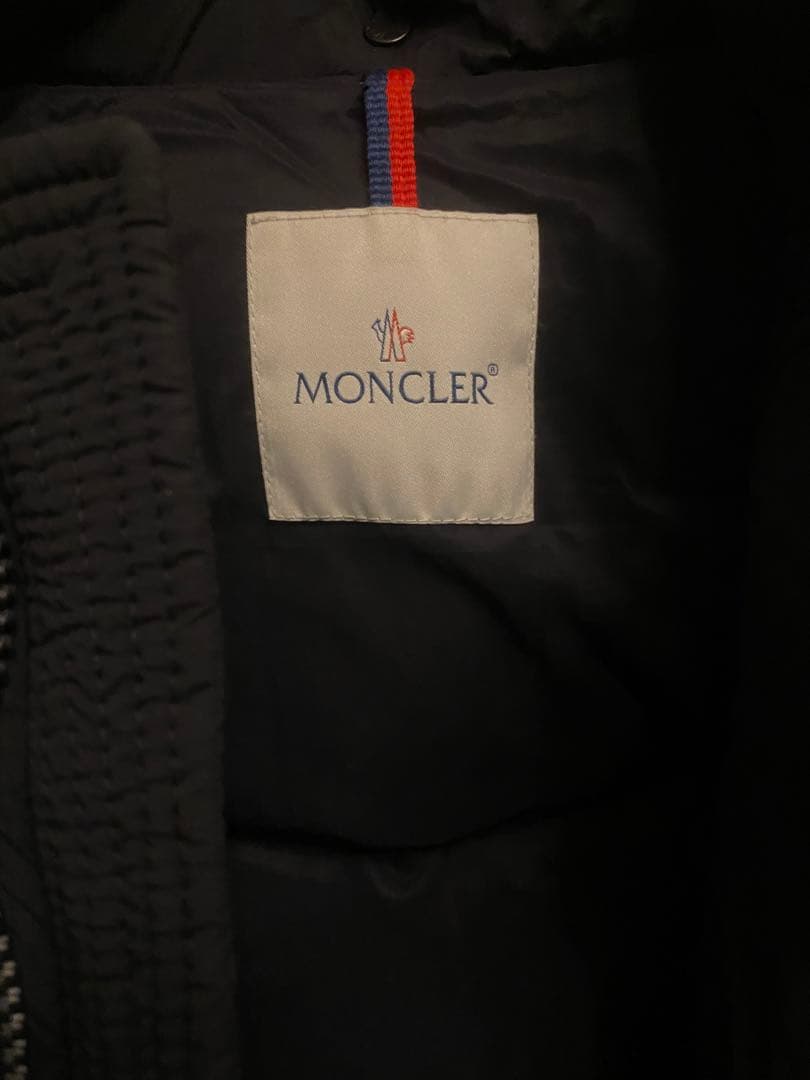 モンクレール　ダウン　美品　最終値下げ　3時間限定です。