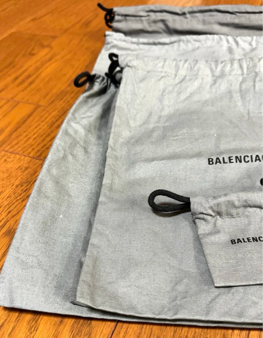 まとめ売り　BALENCIAGA バレンシアガ　保存袋　巾着　小物入れ　グレー