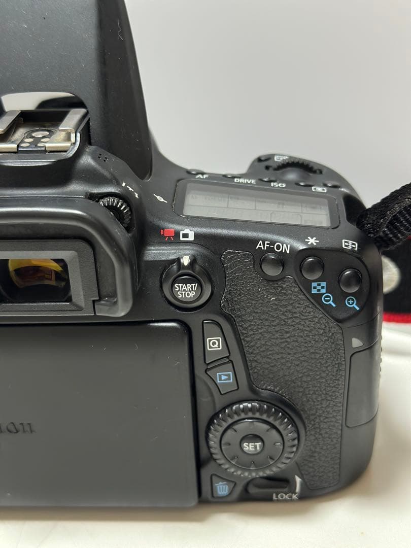 Canon EOS 70D 一眼レフカメラ　初心者向け　欠損あり　おまけ付き