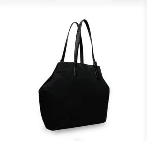 一度使用【定価30万円】BOTTEGA VENETA トートバック人と被らない！