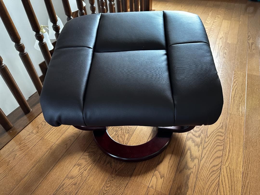 Roberto　(ロベルト） ブラウン クッション付きオットマン