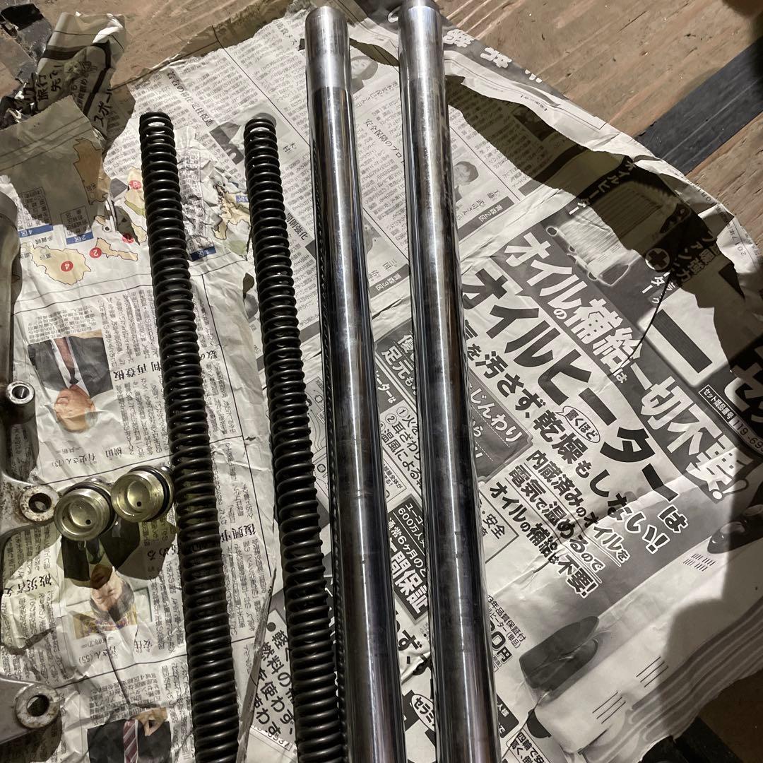 ヤマハ SR400 フロントフォーク　部品　1T3-3 1JR 3gw ドラム