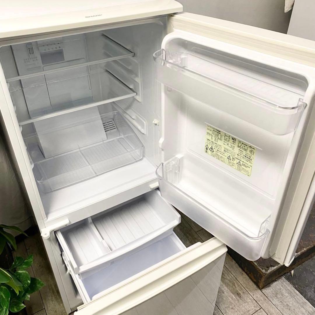 設置場所を選ばないどっちも付け替えドア！一人暮らしに！2ドア冷凍冷蔵庫137L