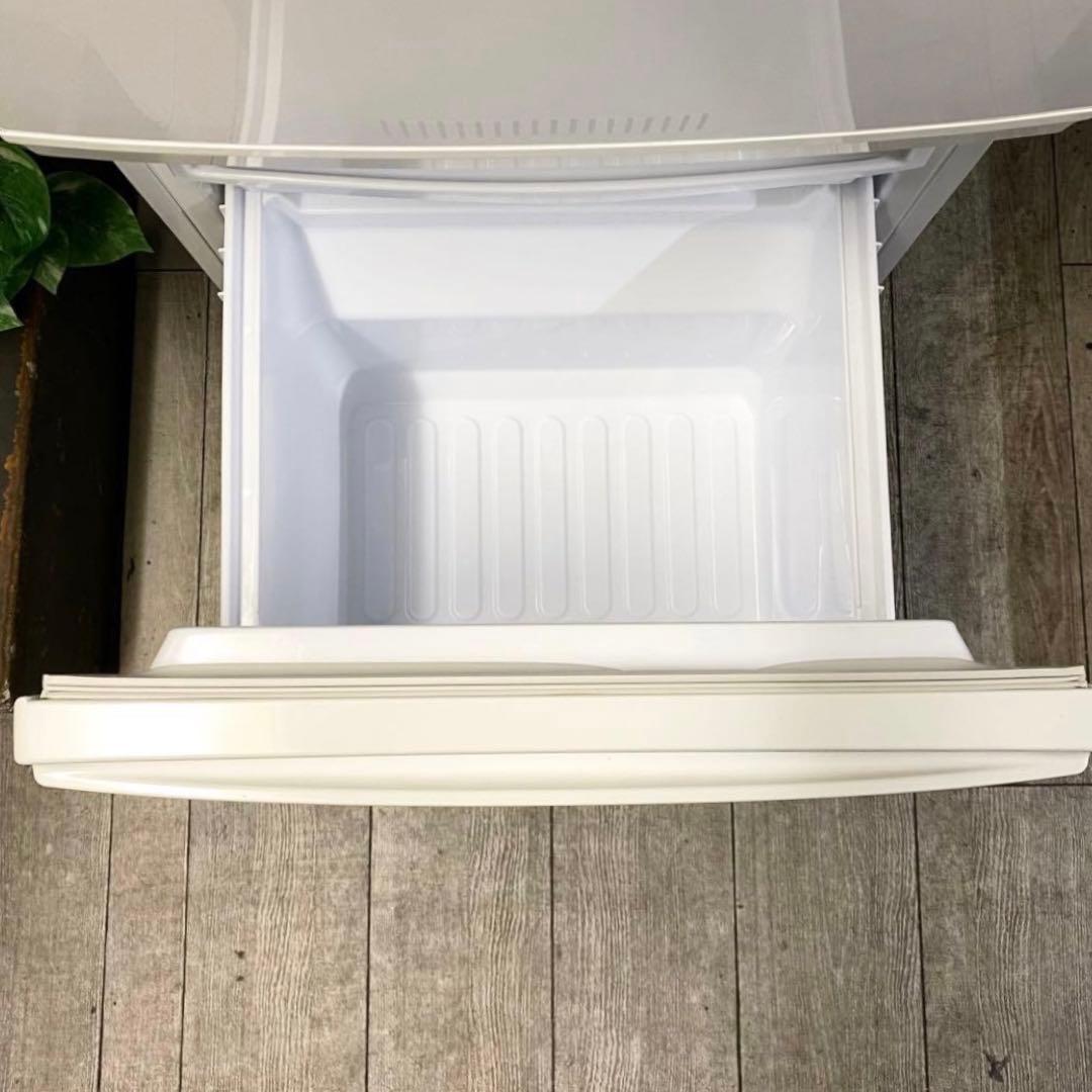 設置場所を選ばないどっちも付け替えドア！一人暮らしに！2ドア冷凍冷蔵庫137L