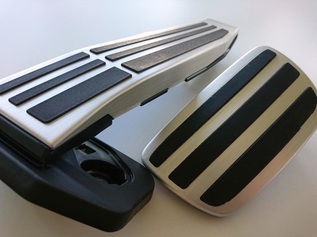 220系クラウン前期に☆ レクサスLS＆LC Fスポーツ 純正アルミペダル 2点