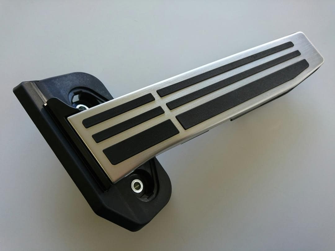 220系クラウン前期に☆ レクサスLS＆LC Fスポーツ 純正アルミペダル 2点