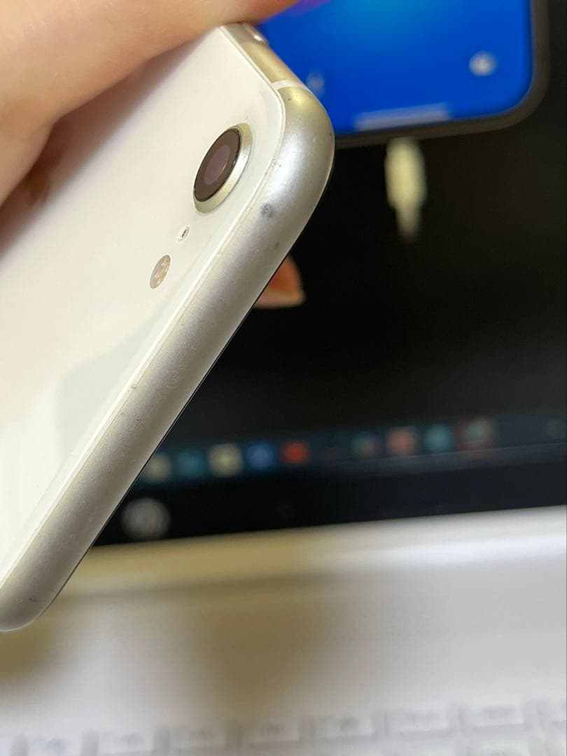 iPhone SE 第二世代　ホワイト