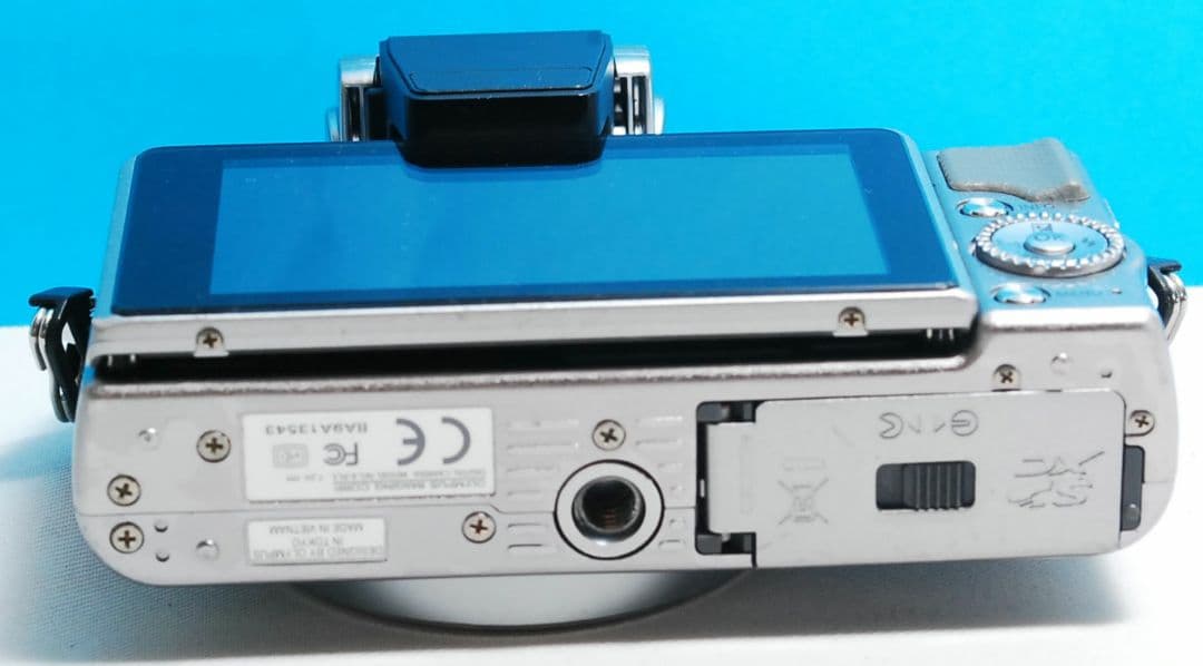 OLYMPUS E PL3 シルバー　ボディ　送料無料