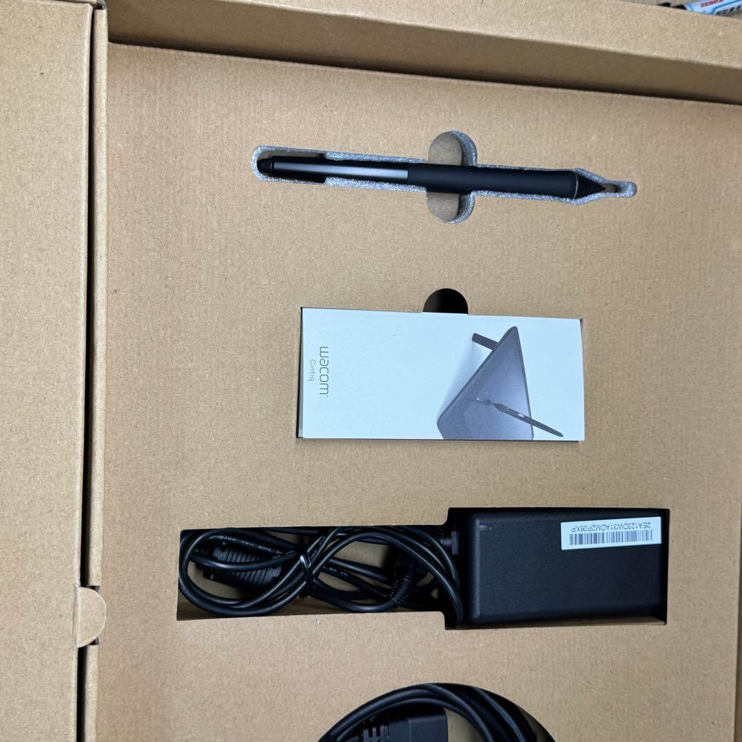 液タブ・ペンタブ WACOM Cintiq16 dtk1660k1d