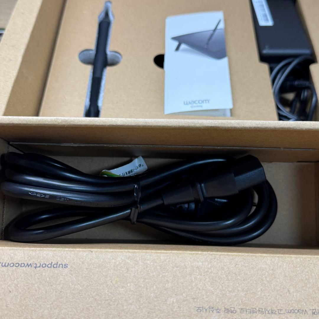 液タブ・ペンタブ WACOM Cintiq16 dtk1660k1d