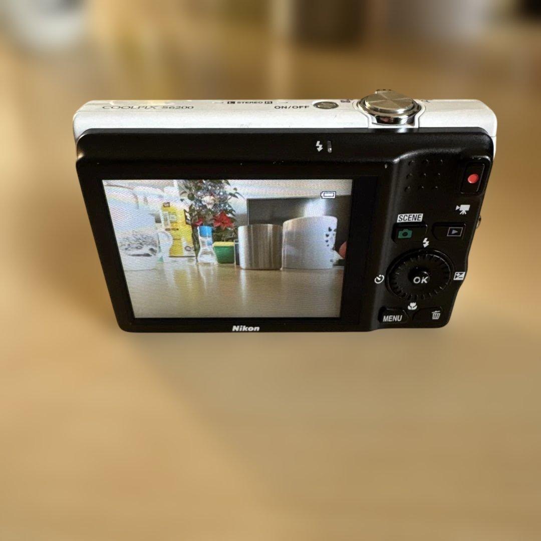 ニコン　クールピクス　S6200 nikon coolpix