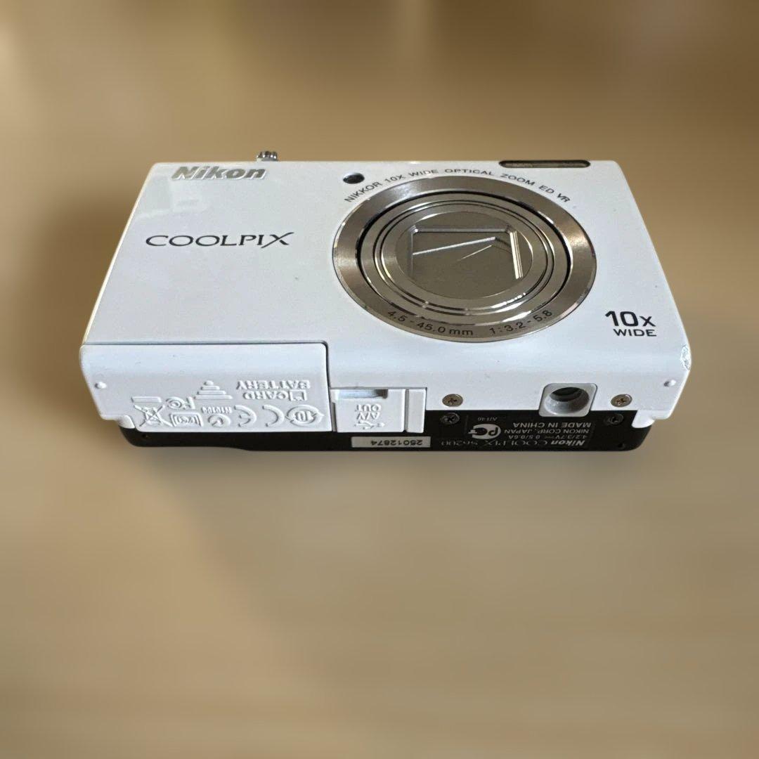 ニコン　クールピクス　S6200 nikon coolpix
