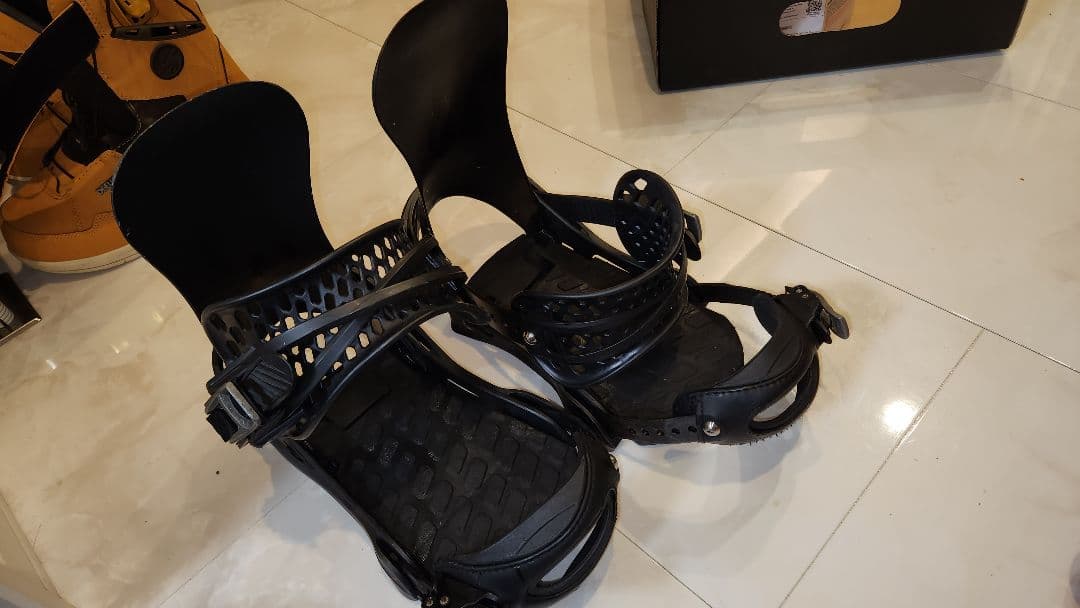 難バートン　X BASE カーボン　ハイエンドスノーボード ビンディングL