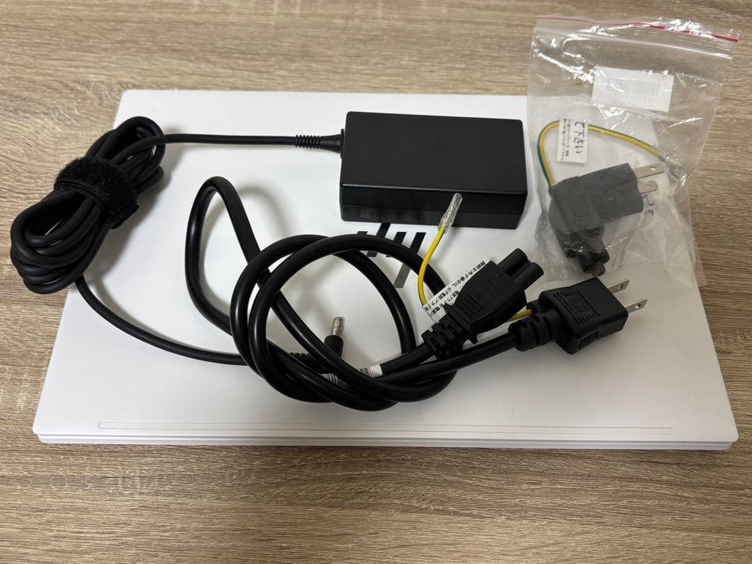 D*K様 HP Pavilion Aero 13-be2000 セラミックホワイ