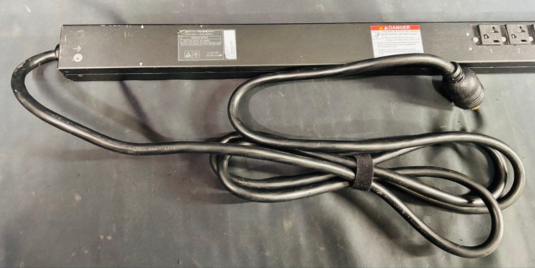 シュナイダーエレクトリック APC Rack PDU Metered 4本